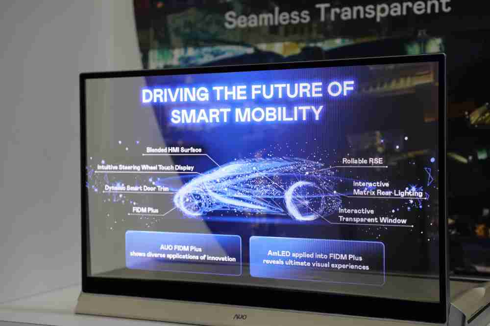 918.COM凭借着超高亮度和透明度，，这款30吋透明Micro LED显示器在AR系统与智慧零售具有潜在的应用价值。。。。