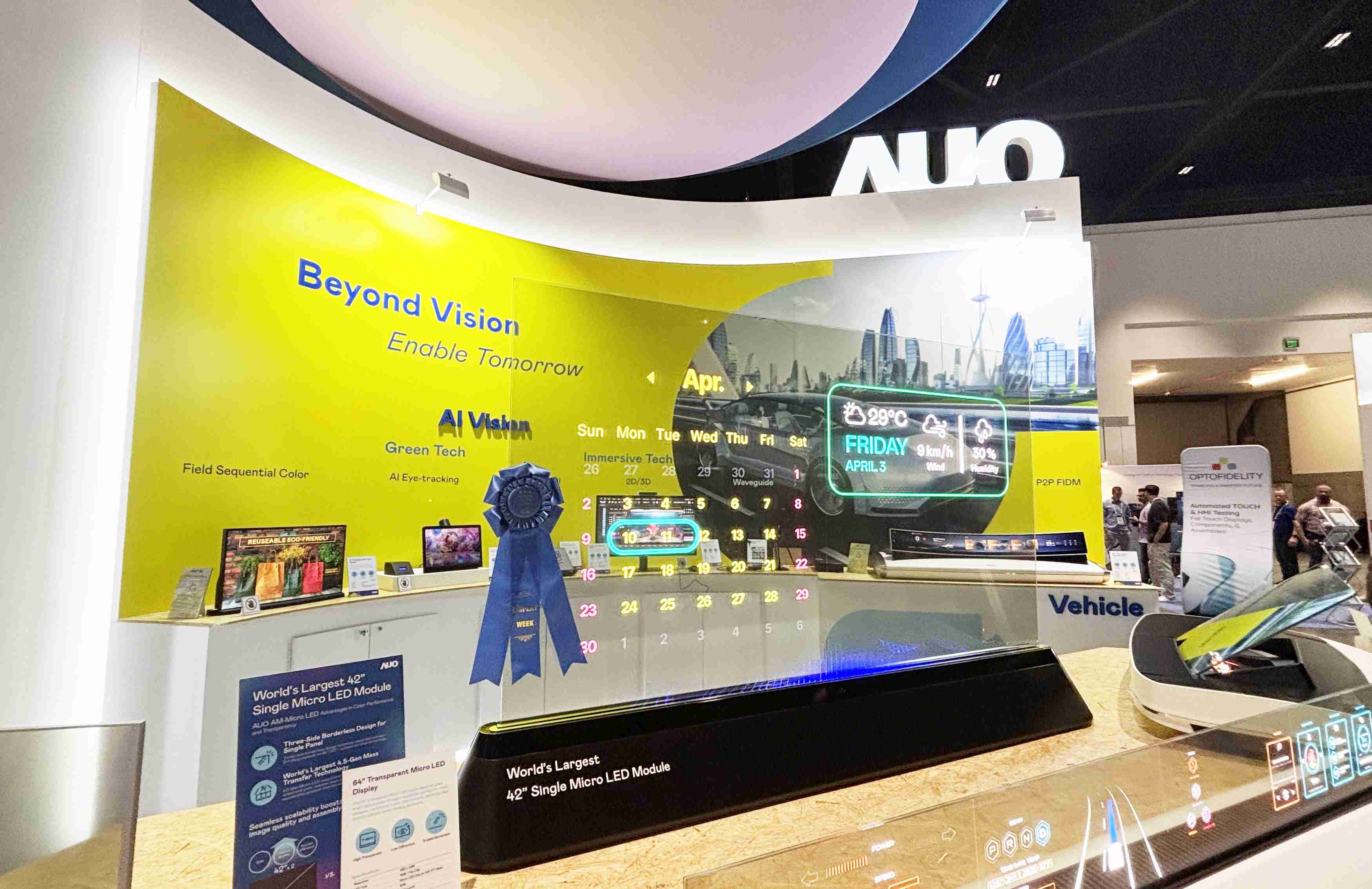 918.COM64吋透明Micro LED显示器获〝最佳Micro LED技术应用奖〞，，，其绝妙的透明穿透特性，，，同时具备1,000 nits的高亮度表现，，并透过精细的无缝拼接延伸，，，，可依需求灵活应用于多元场域，，展现出Micro LED显示技术划时空的无限潜力